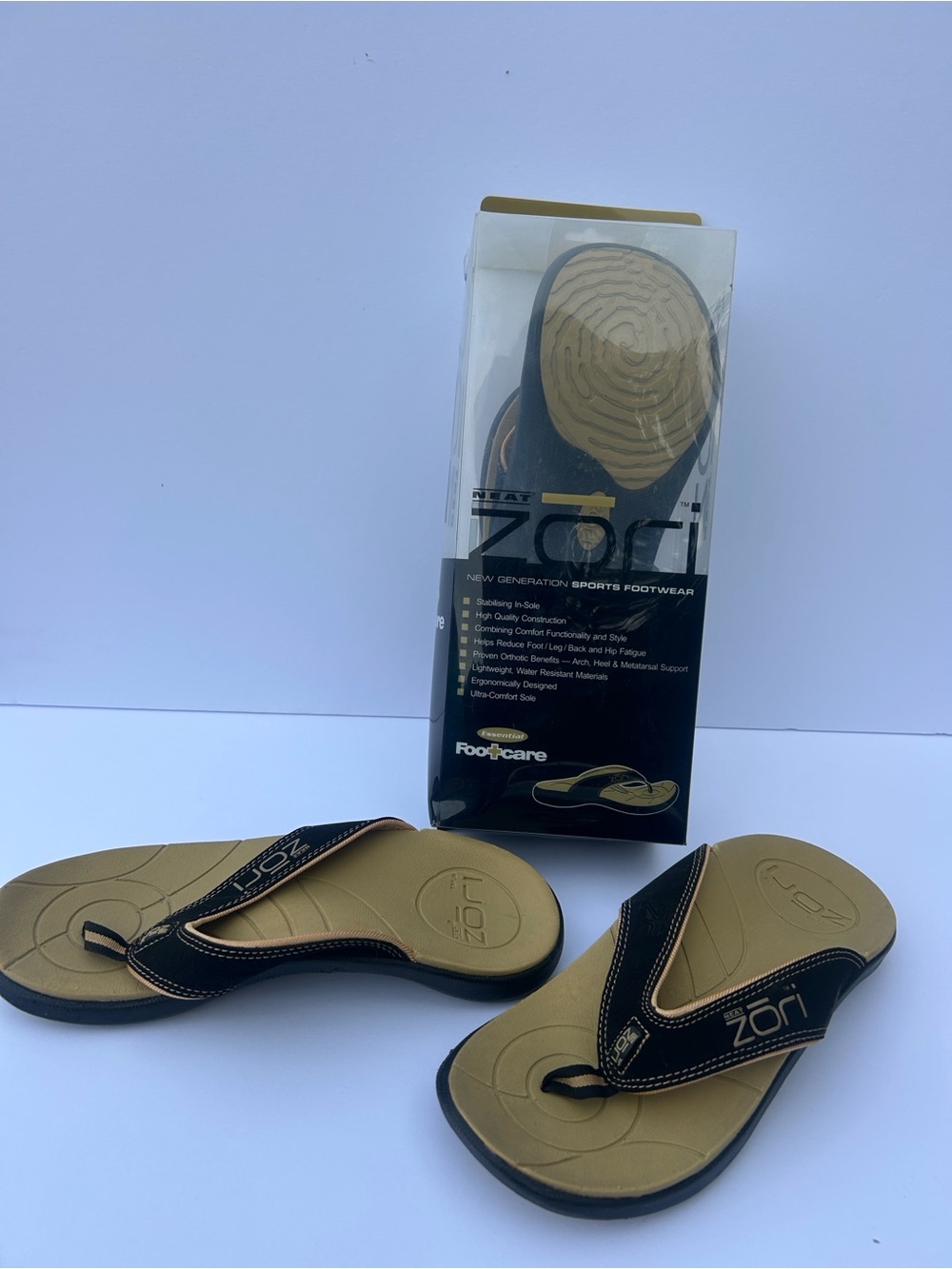 Zori Men's Tan and Black Flip Flop Sandals